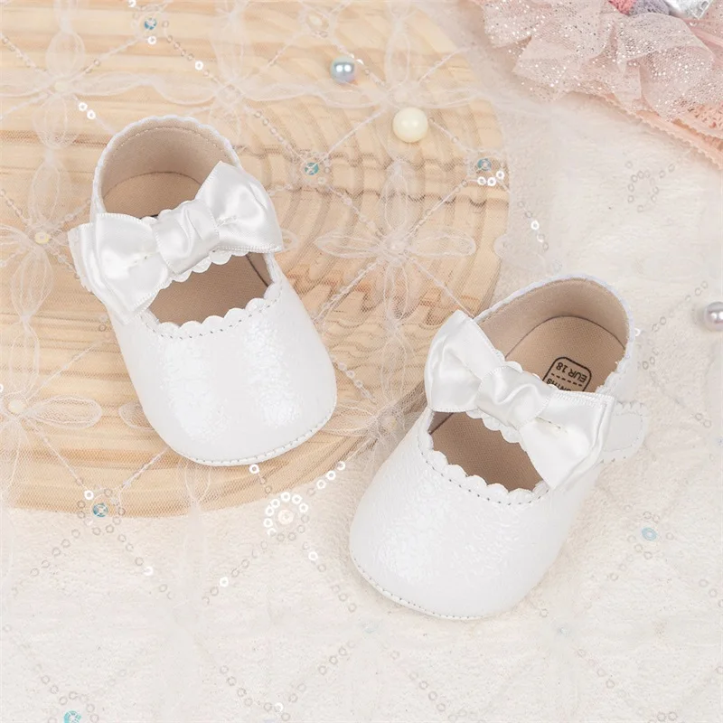 Adorable Baby Girls Moccasins with Sweet Bow Detail Soft Sole Shoes Prewalker Anti-Slip First Walker Shoes for Infants