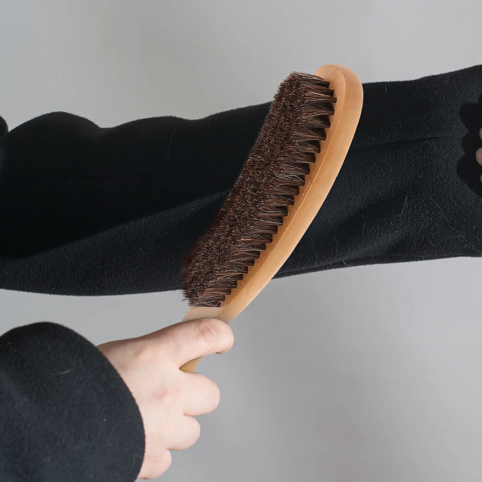 Horsehair Brush with Solid Wood Handle Gentle Natural Bristles for Suits Coats Trousers Furniture Car Seats Dust Ash Crumbs