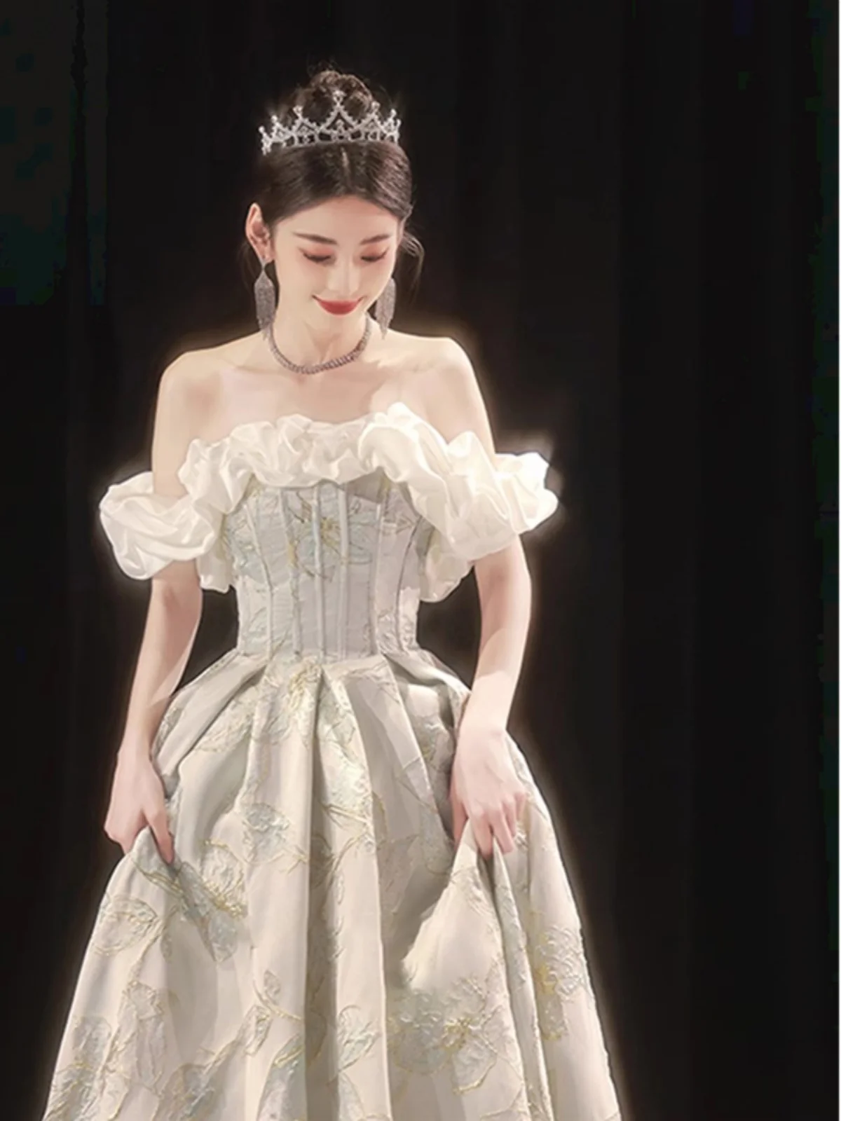 

Elegant Off The Shoulder Evening Dresses Boat Neck Strapless Jacquard Quinceanera Birthday Dance Graduation Celebrity Prom Gowns