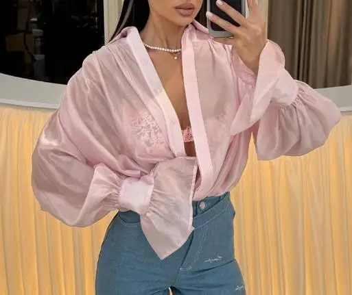 

Сладкая и свежая свободная рубашка с длинными рукавами-фонариками и прозрачными прозрачными рукавами-фонариками на воротнике, однотонная рубашка