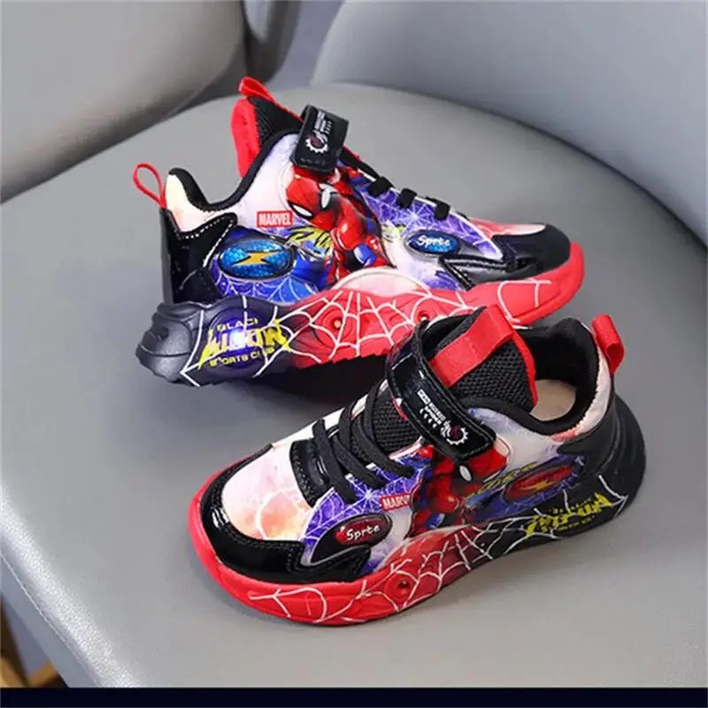 Disney LED Casual Cartoon Sneakers per ragazzi Spiderman Leather Outdoor Blue Red Shoes bambini scarpe antiscivolo illuminate taglia 21-30