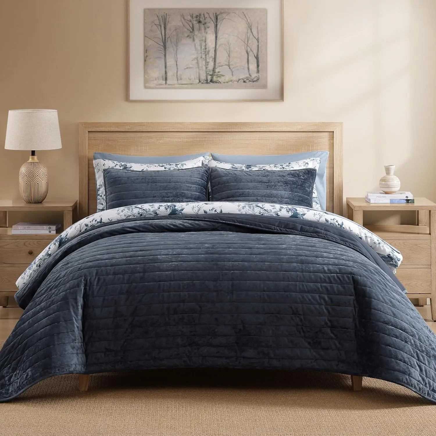 

Luxurious Velvet Queen Quilt Set - 3 Pieces, Striped Channel Design, Soft & Breathable All-Season Bedding