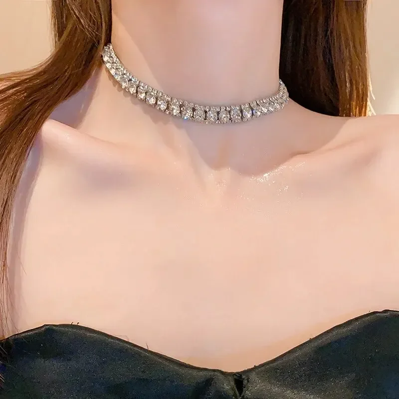 Modische quadratische Ohrringe Halskette Set Luxus leichte Schlüsselbeinkette personalisierte High-End-Krawatte Frauen Shapepattern – Detail 9
