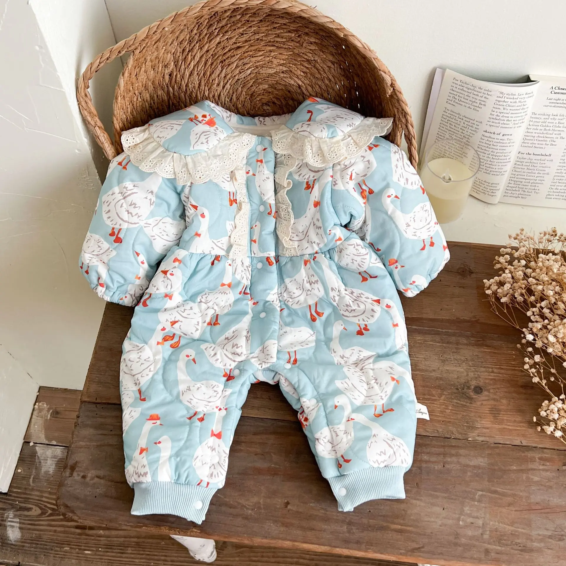 2024 Winter Newborn Baby Thickened Jumpsuit Female Baby 0-2 Years Old Going Out and Onepiece Fashion Baby Clothing