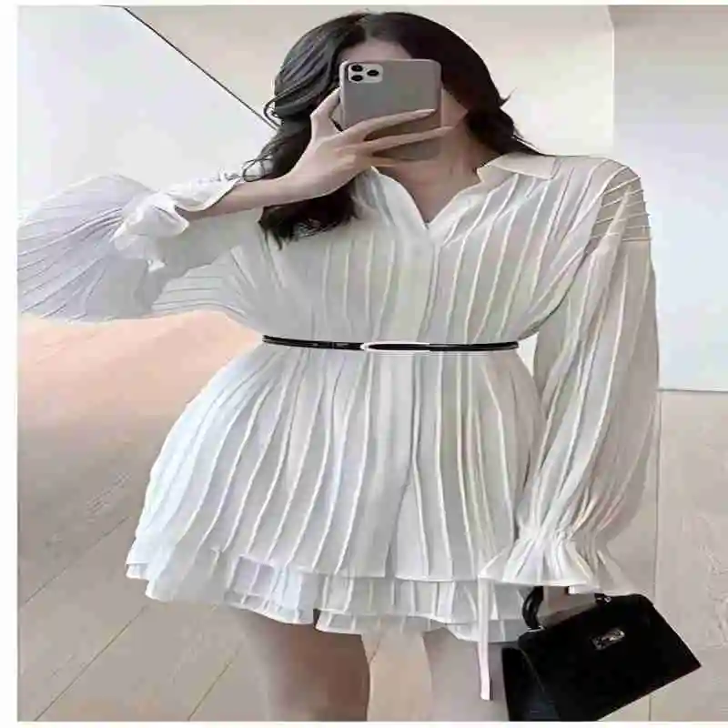 A slender waist belt for women, which is a decorative corset and a versatile piece that can be paired with skirts, suits, shirts