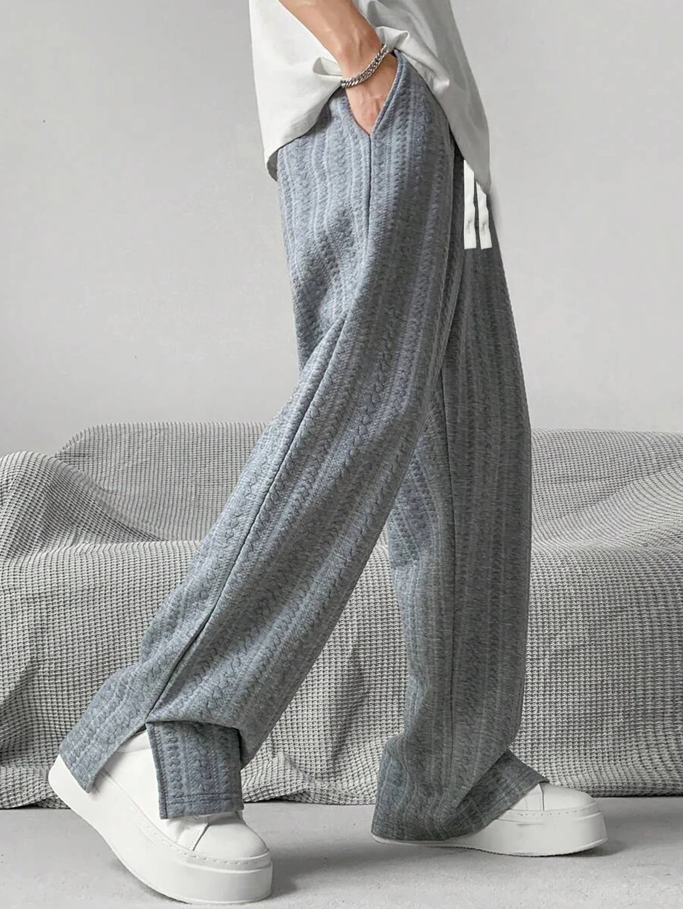 Herren Casual Minimalistische Jogginghose mit Buchstaben-Print, Geteilter Saum, Strukturierter Jacquard-Stoff, Kordelzug am Bund, Komfortabler Schnitt – Detail 24