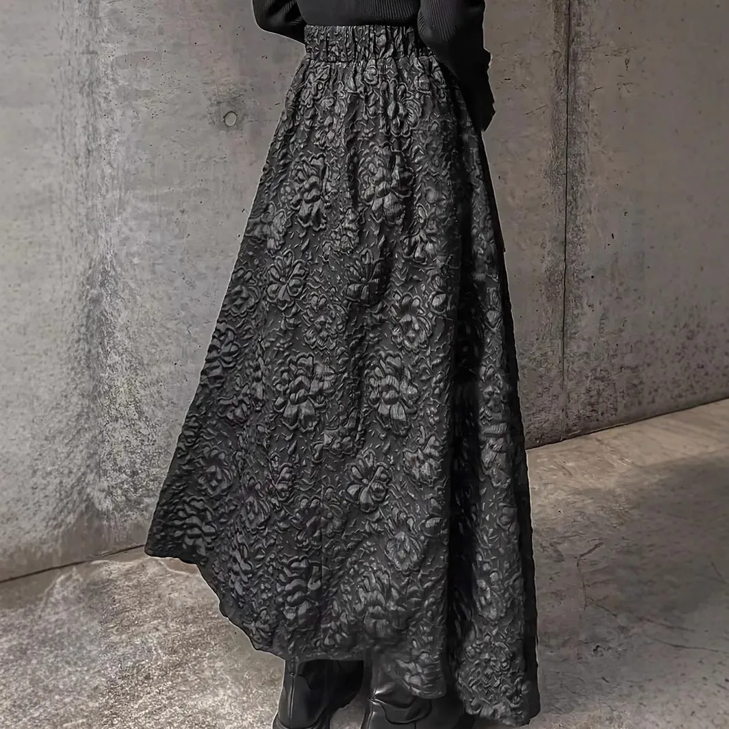 Black Three-dimensional Jacquard Floral Print Midi Skirt, Versatile And Chic, With A Flared Hem And A-line Silhouette