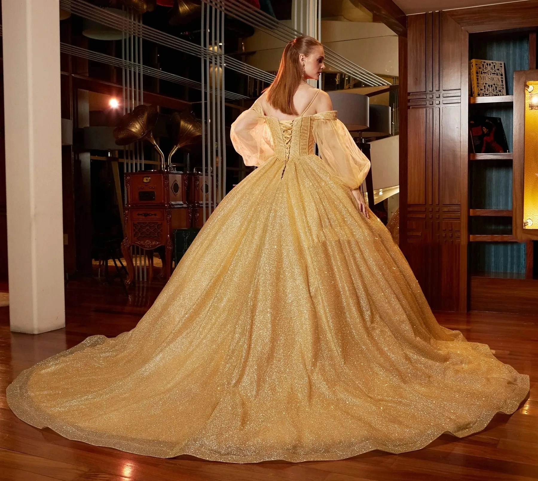 Gold Princess Quinceanera Dresses Ball Gown Long Sleeves Sequins Sparkle Sweet 16 Dresses 15 Años Mexican