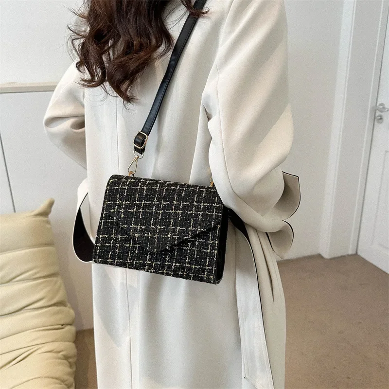 Popular Fashion Temperament Commuting Small Crossbody Bag Women's Winter Versatile Crossbody Bag Small Square Shoulder Bag