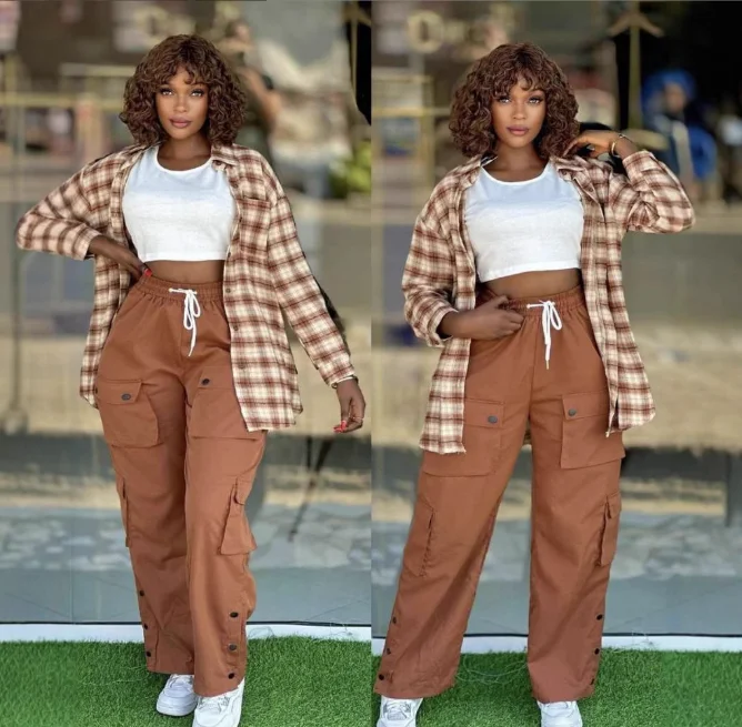 

Модный пригородный комплект из трех предметов, свободная рубашка в клетку с длинными рукавами и лацканами, однотонный жилет, комплект рабочих брюк с карманами и высокой талией