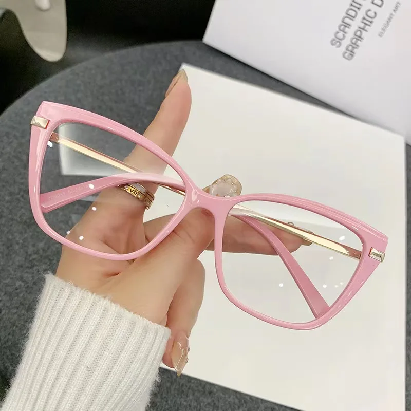 若々しい外観の樹脂製大型フレームキャットアイ抗放射線高精細老眼鏡女性用ファッショナブルなユニバーサルメガネ