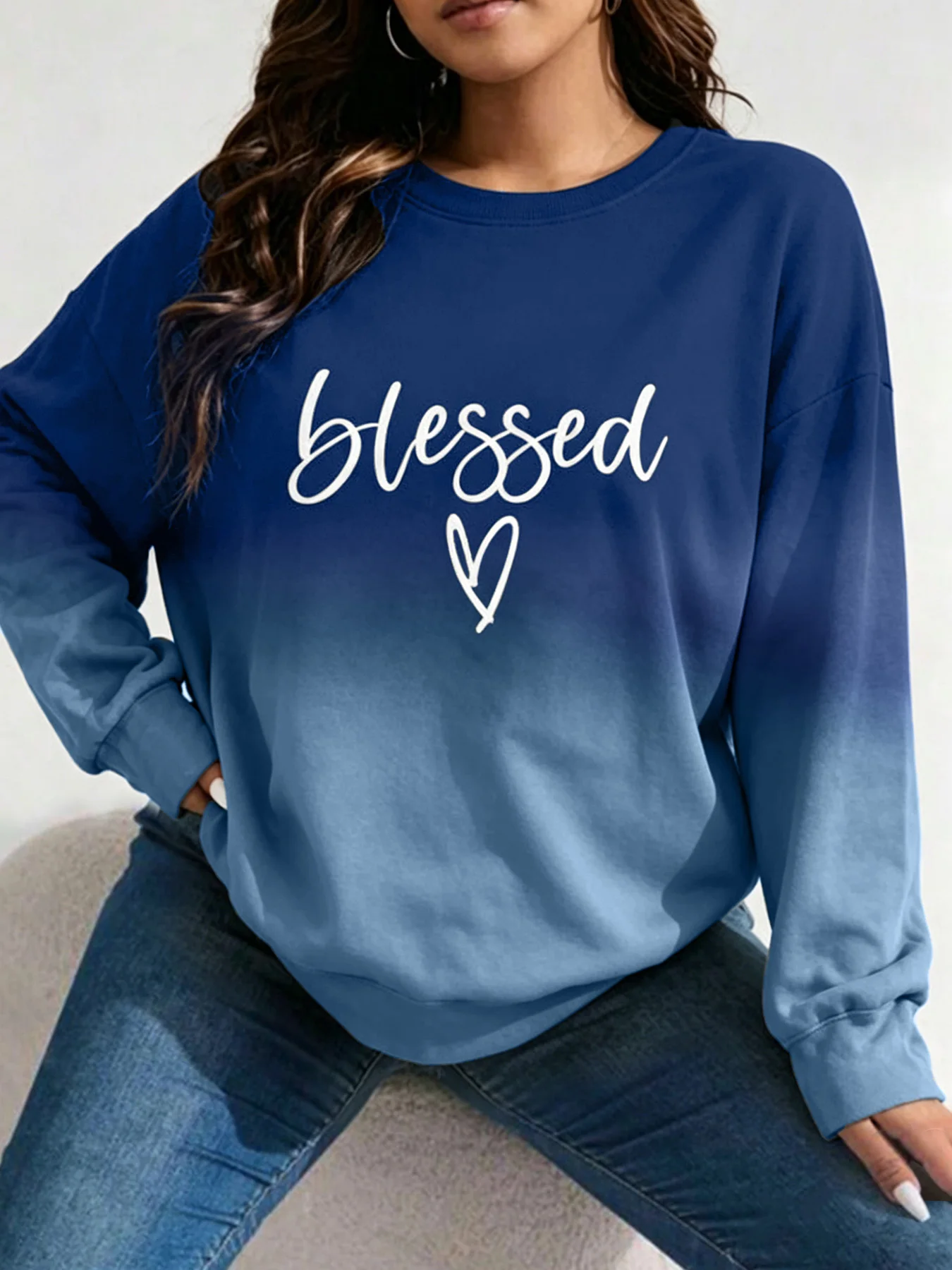 Ombre Gradient Art Blessed Word Heart Print Curvy Women Raglan Crew Neck Pullover, Slight Stretch Long Sleeve Sweatshirt, Trendy Casual Spring Top For Shopping And Gathering