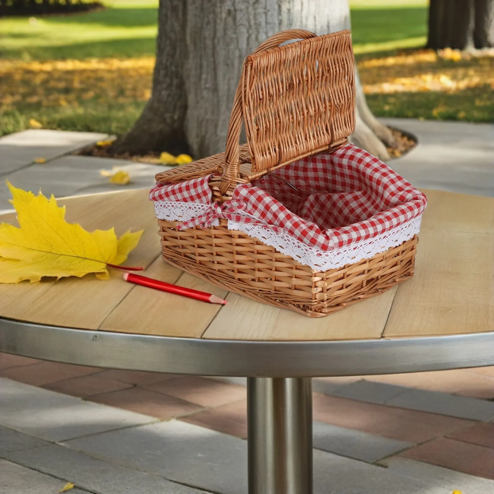 

Wicker Picnic Basket with Removable Liner Woven Hamper with Handle for Fruits Snacks Drinks Portable Fit Easter Mother's Day