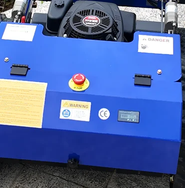 

Изготовленная на заказ самоходная вездеходная косилка с выступами, дистанционным запуском и интеллектуальным пультом дистанционного управления.