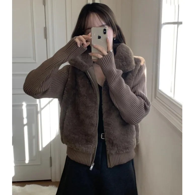 เสื้อโค้ทขนสัตว์ถักแบบผสมผสานสำหรับผู้หญิง แฟชั่นฤดูหนาวใหม่ ทรงเข้ารูป ดูผอมเพรียว แบบสองชิ้นในตัวเดียว ผลิตจากวัสดุรักษ์โลก สไตล์เกาหลี