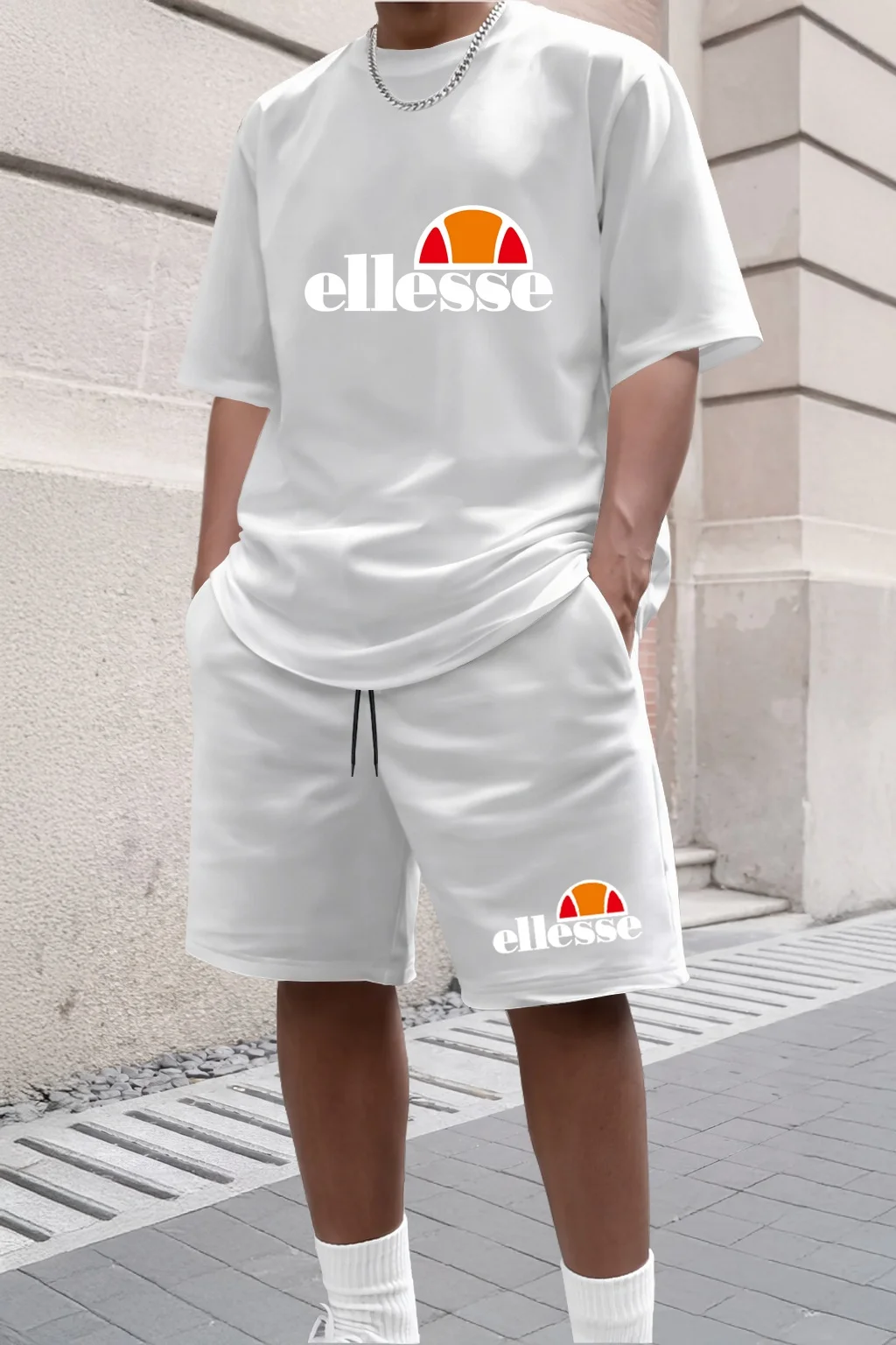 Nueva ropa casual y moderna para hombre para el verano de 2026, con un estilo sencillo