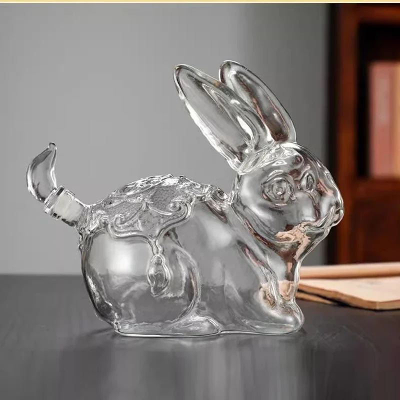 Rabbit shaped 1000ML wine glass bottle Large capacity  lead-free glass whiskey decanter for Liquor Scotch Bourbon