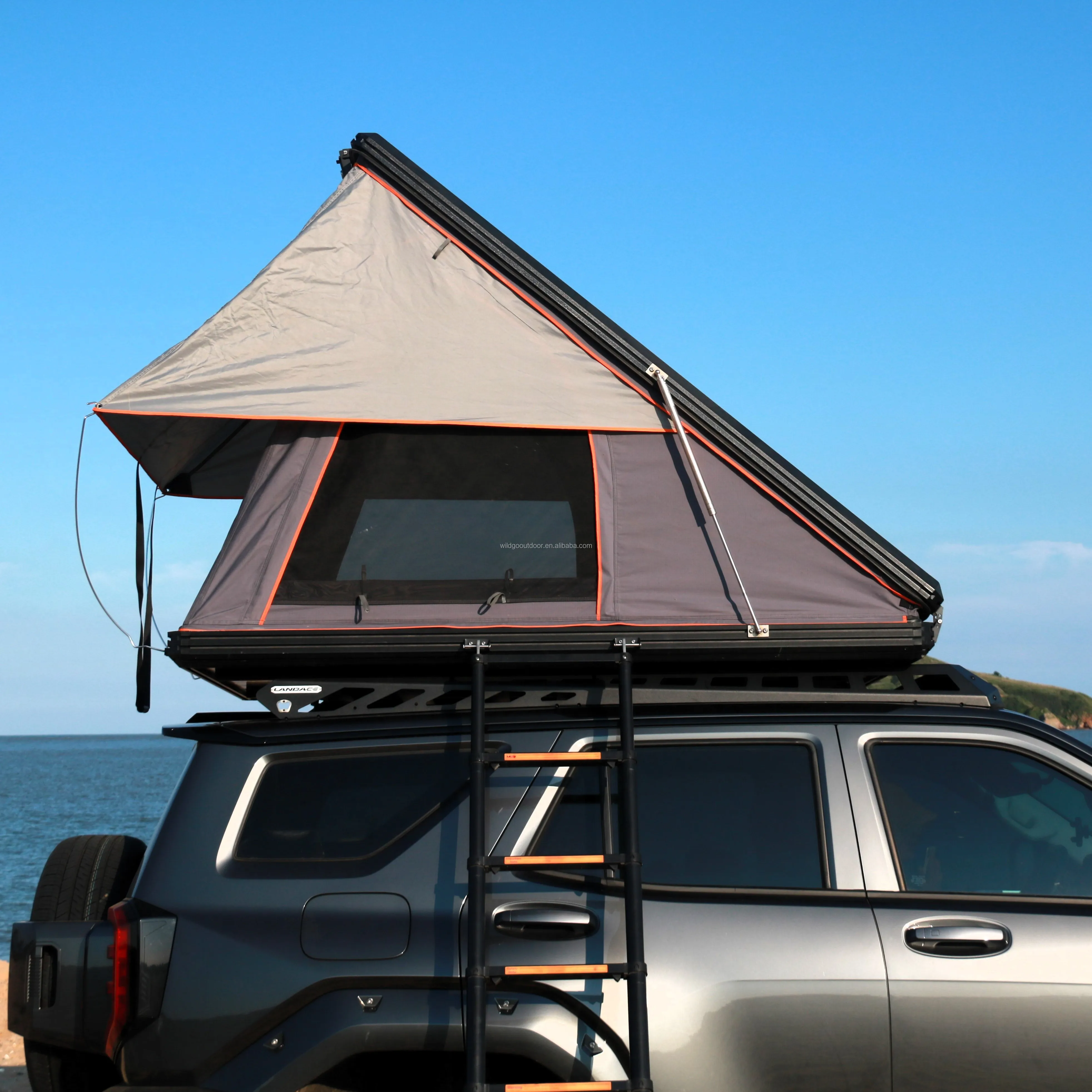 Camping Outdoor Hardtop Triangle Tent Car Roof Top Tent Aluminum Clamshell Hard Shell Rooftop Tent