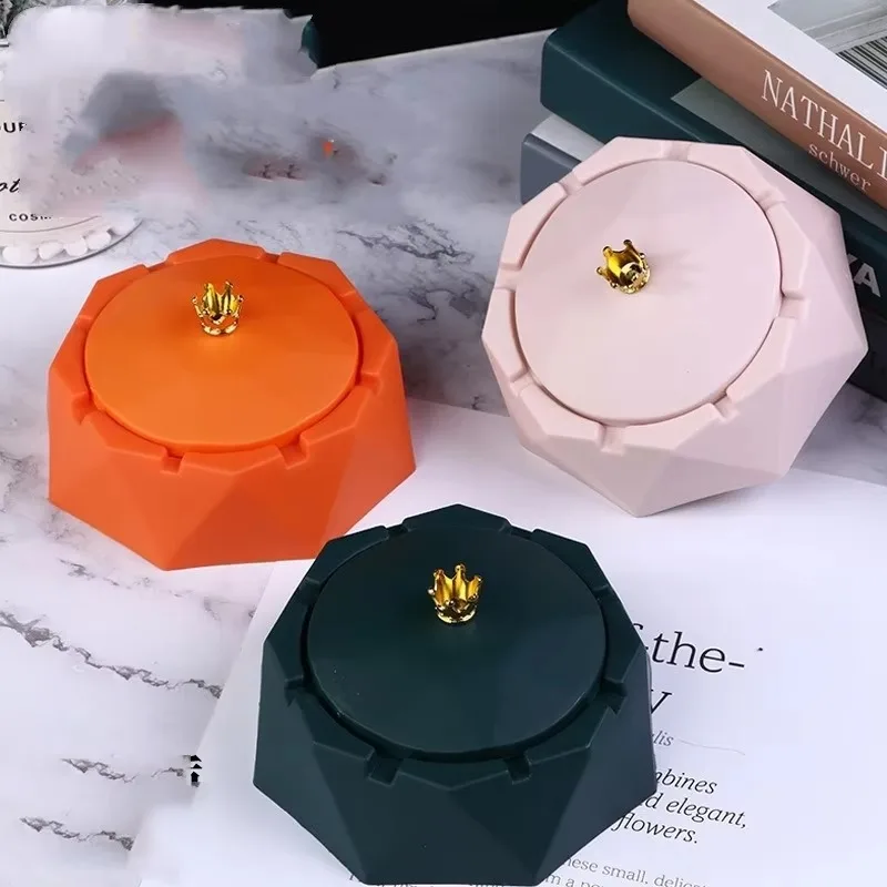 

Nordic Simple Crown Cigar Ashtray with Lid Luxury Hotel Smoking Accessories Outdoor Portable Pocket Car Ashtrays Boyfriend Gift