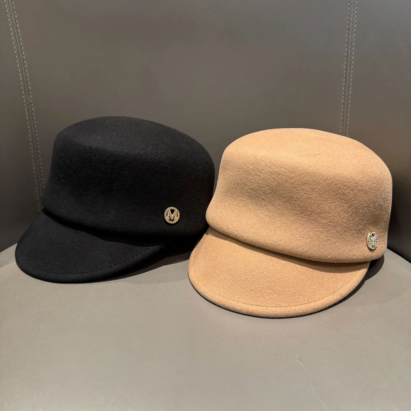 Neue Klassische 100% Wolle M Brief Reit Kappe Fedoras Frauen Winter Hohe Qualität Baskenmütze Kappe Im Freien Britischen Mode Ritter Hut – Detail 9
