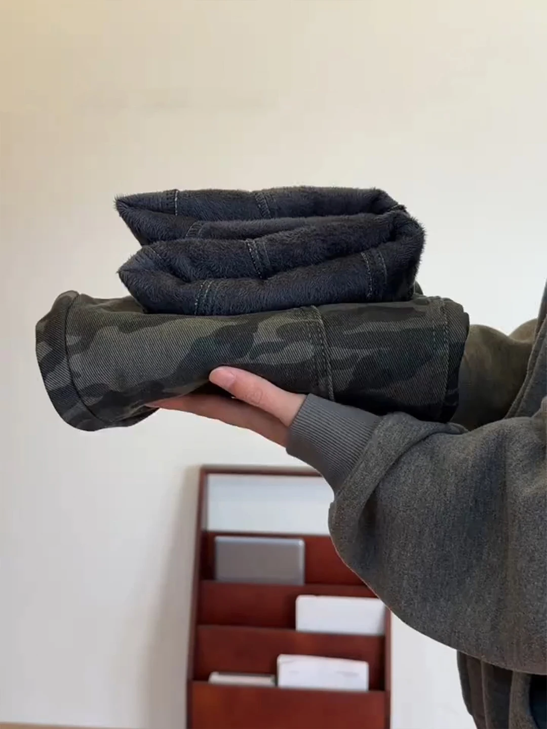 

Утепленные флисовые камуфляжные рабочие джинсы для мужчин, осенне-зимние теплые прямые брюки в американском уличном стиле, карго-штаны