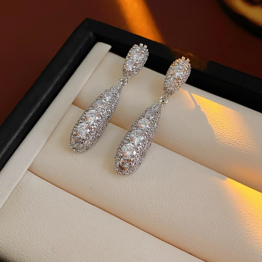 Pendientes colgantes de circón con incrustaciones de gota de agua para mujer, pendientes colgantes geométricos Punk dedicados, joyería para oreja de fiesta de alta gama, regalos K1