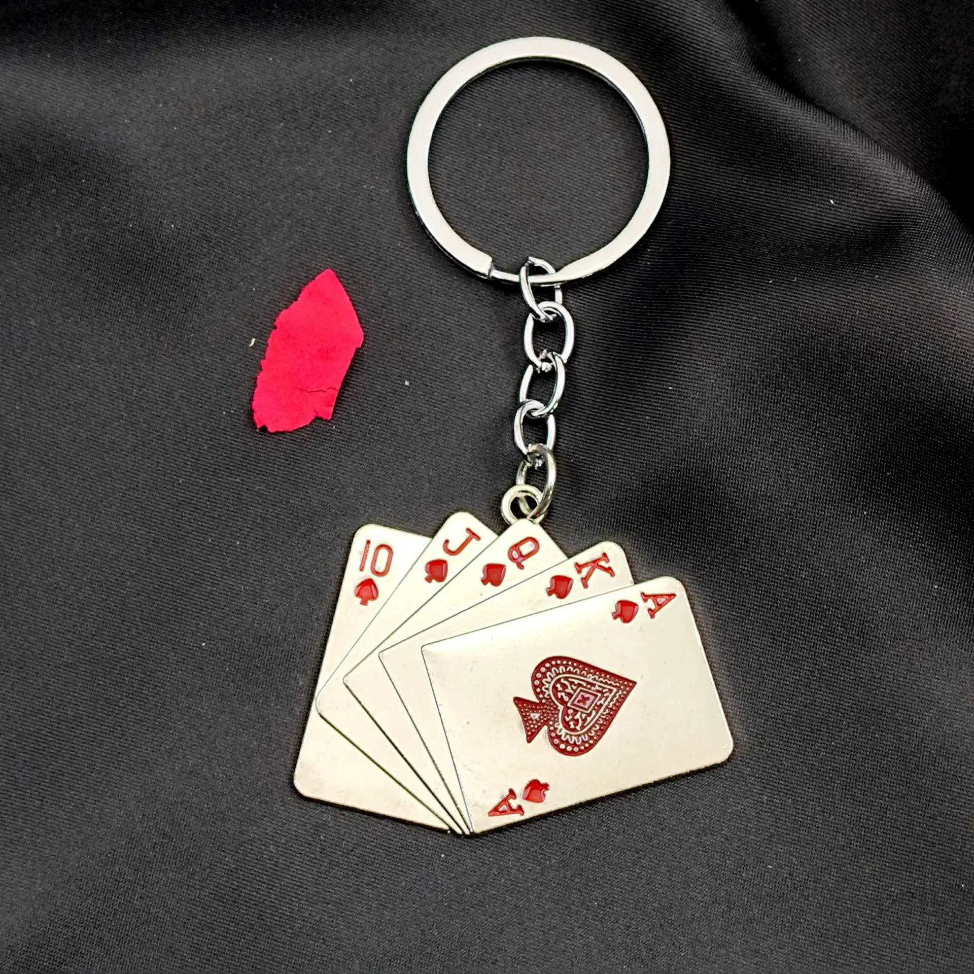 Kreativer Personalisierter Simulierter Poker-Metall-Autoschlüsselanhänger, Motorrad-Gepäck-Schlüsselring, Zubehör-Anhänger, Dekoration, Geschenk – Detail 6