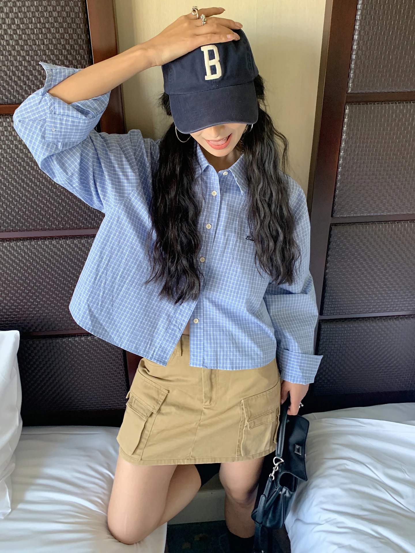 

Soloki Korean Sle Loose Fit Blue Plaid irt ort Length Meat Concealing Long Sve Collar Button down Women's Cardigan