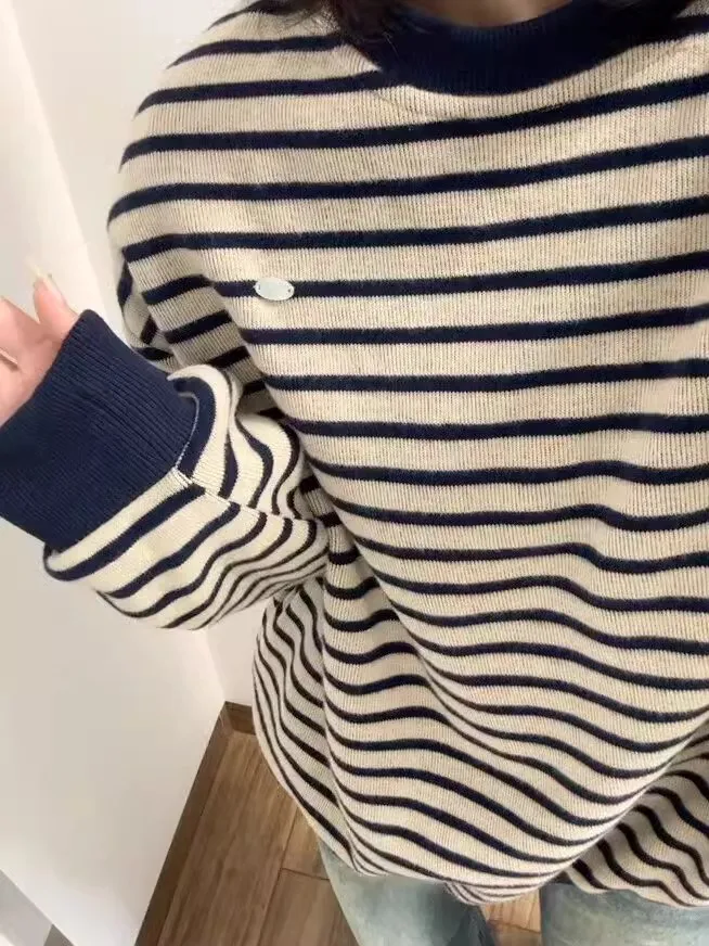 เสื้อสเวตเชิ้ตผู้หญิง เสื้อผ้าแฟชั่นฤดูหนาว สไตล์ลำลอง ลายพิมพ์สนุกสนาน ตกแต่งด้วยการเย็บ ดีไซน์ทันสมัยสำหรับวัยรุ่น ยอดนิยม ซิปครึ่งตัว สไตล์ Y2K