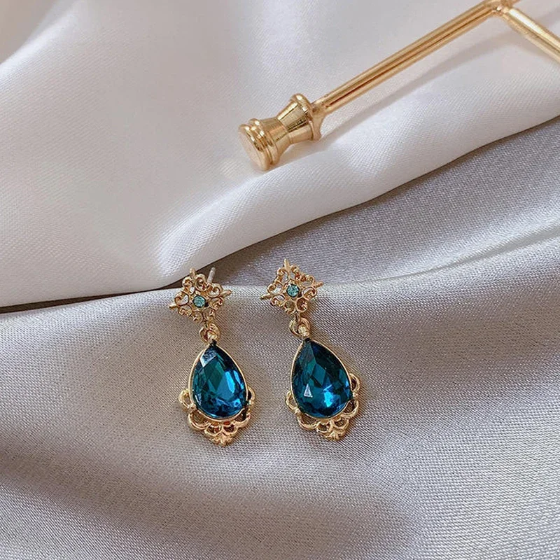 Classical Exquisite Green Crystal Geometric Earrings for Women Fashion Temperament Versatile Earrings Lady Party Jewelry