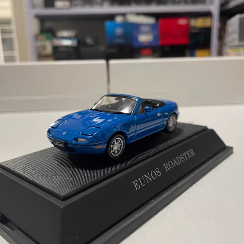 EBBRO moulé sous pression 1:43 échelle Roadster MX5 NA modèle de voiture en alliage produit fini série de Simulation Automobile Souvenirs Collection cadeau