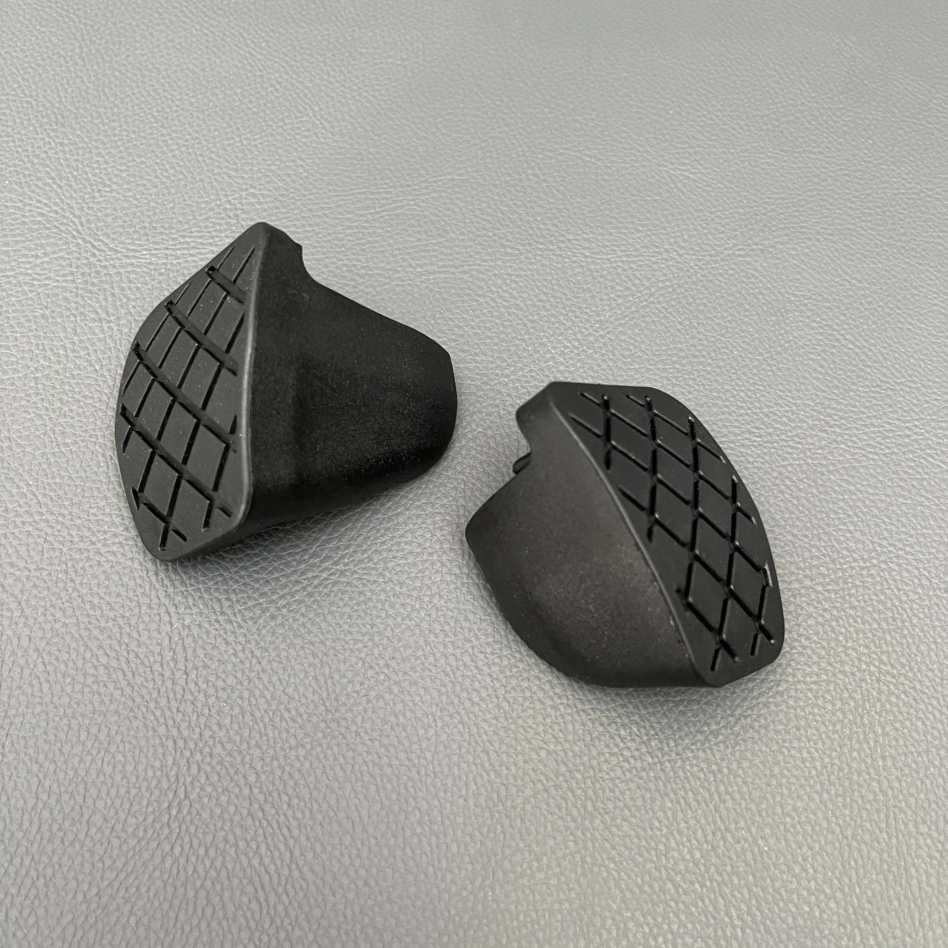 Manuelle Brems- und Kupplungspedal-Gummimanschette Rutschfeste Matte 1K0721173 1K0721174 Für VW Jetta Passat Tiguan I Golf 6 MK6 Superb Octavia – Detail 2