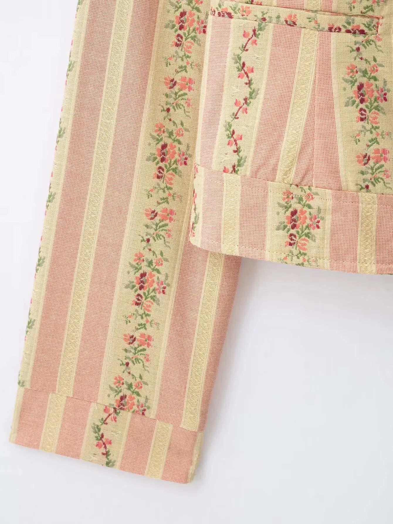 Elegante Damenjacke mit Blumenmuster und Streifen, Jacquard, Herbstmode 2026, Diagonalknöpfe, Stehkragen, lange Ärmel, kurzer Damenmantel – Detail 10