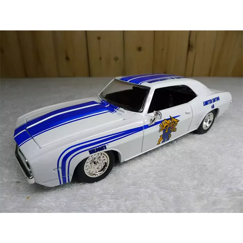 

Diecast ERTL 1:24 Scale University of Kentucky Ford Mustang Muscle Alloy Car Model Collectible Toy Gift Souvenir Display