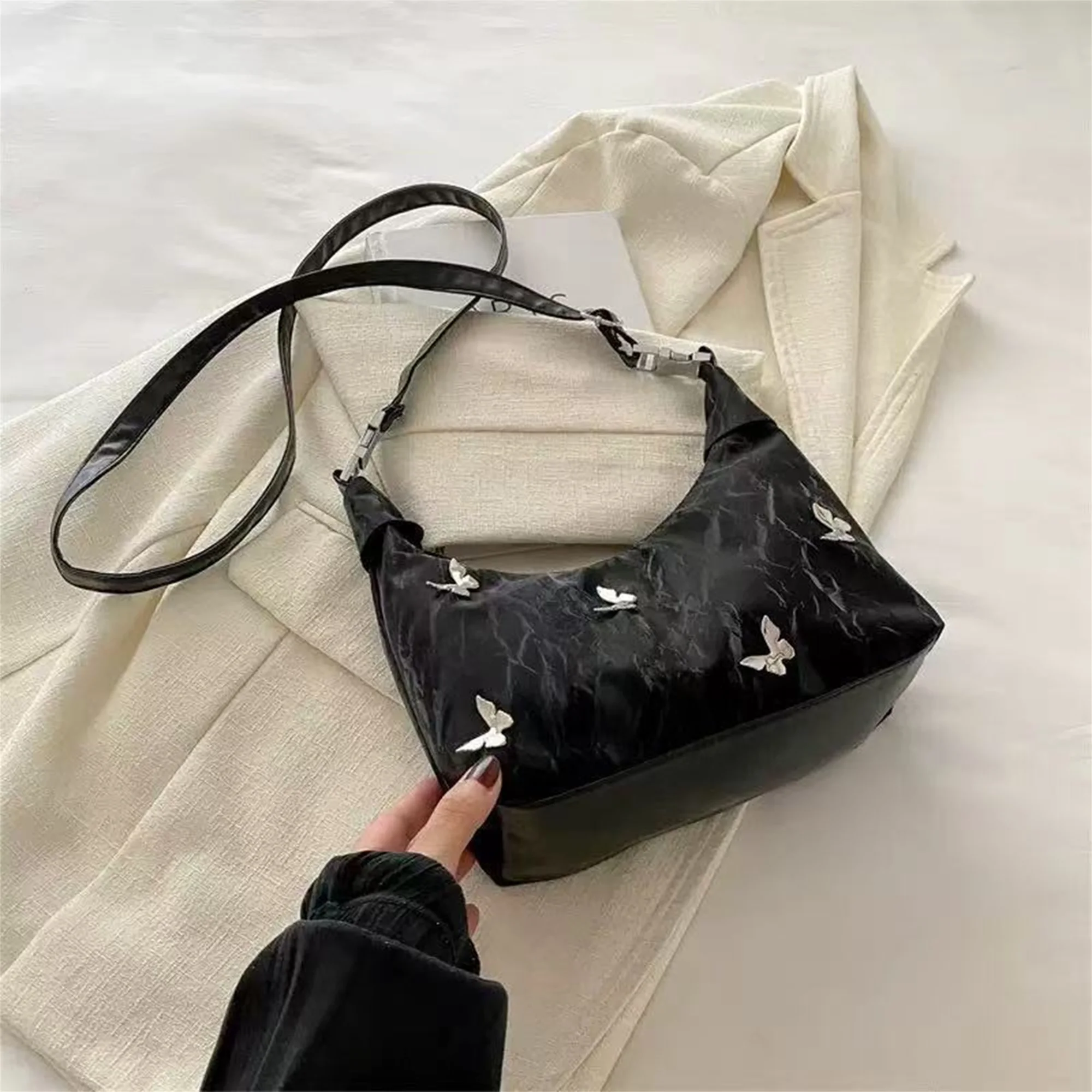 

Women s Vintage Leather Shoulder Bag with Embossed Floral Design and Adjustable Crossbody Strap for Everyday Use