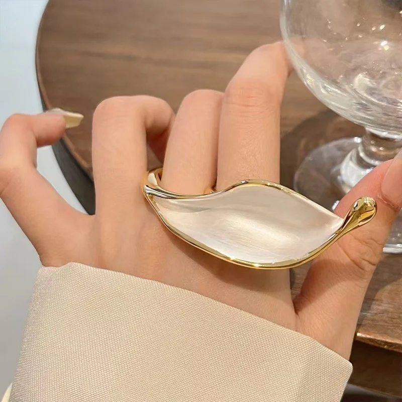 

Leaves Shaped Metal Ring European for Women Style Unique Bright And Matte Open Finger Ring Daily Party Accessory