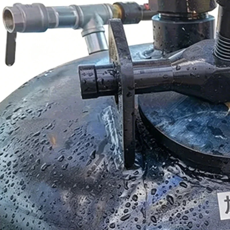 Water-sand mixing high-pressure sandblasting machine, small steel structure rust removal water-sandblasting machine,(Customized)