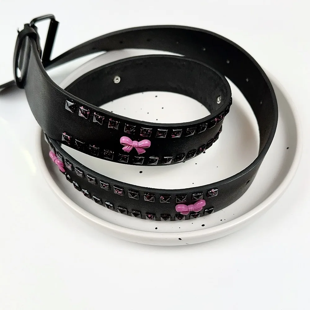 

Модные аксессуары в стиле панк со стразами, розовый ремень с двойной пряжкой, тяжелый металлический ремень для женщин, готический ремень в стиле панк-рок с бабочкой для джинсов