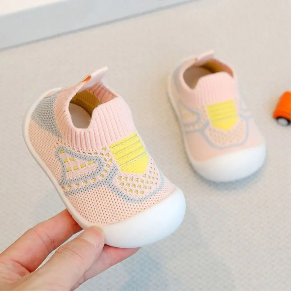 أحذية أطفال شبكية قابلة للتنفس بتصميم شبكي مضادة للانزلاق ونعل ناعم من الأسفل أحذية أطفال قابلة للتنفس خفيفة الوزن