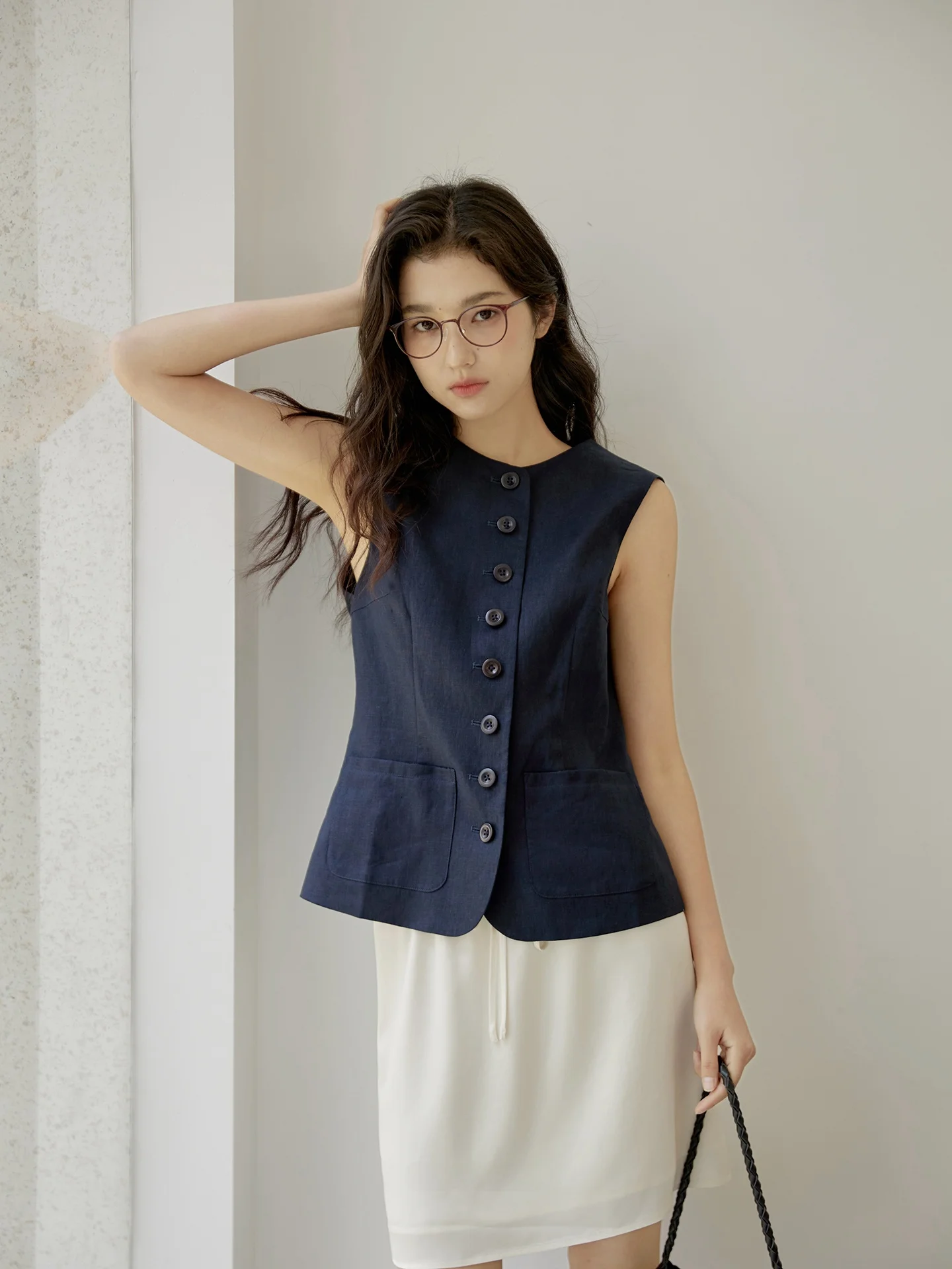 

Ginnkee Linen Vest Women's Summer Dark Blue Sleeveless Waist-Cinching Vest Straight Cut Thin Single-Button Closure Outerwear