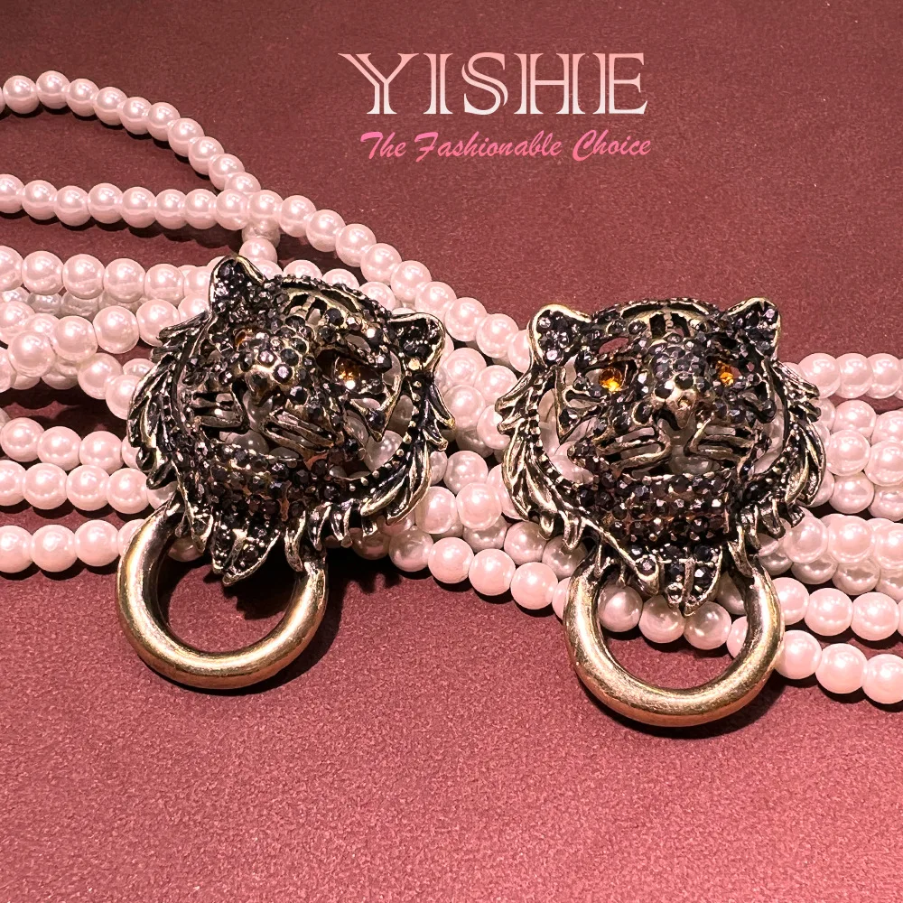Medieval vintage earrings for women, retro heavy industry hollowed out lion head court style animal personality high-end earring