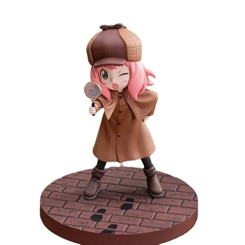 

SEGA Spy x Family Anya Forger Detective Game Figure Decoration, Detective Prop Details/Sitting Pose,ABS, Anime Fans/Holiday Gift
