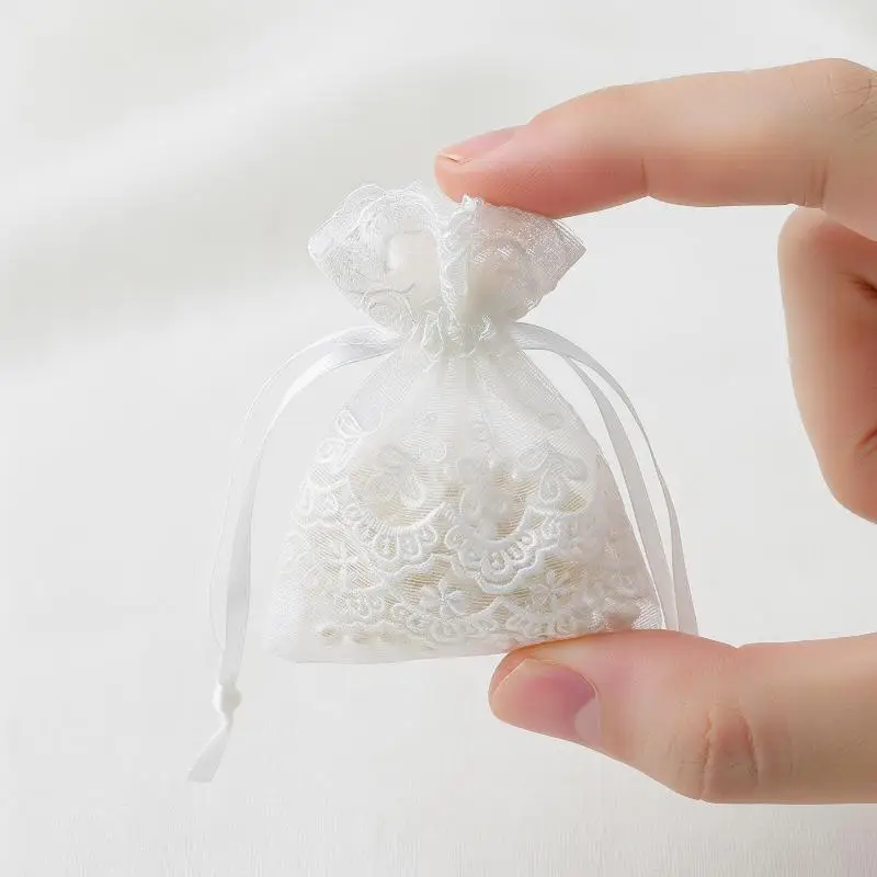 White Gift Bag for Festival Needs High Quality Gauze Storage and Lace