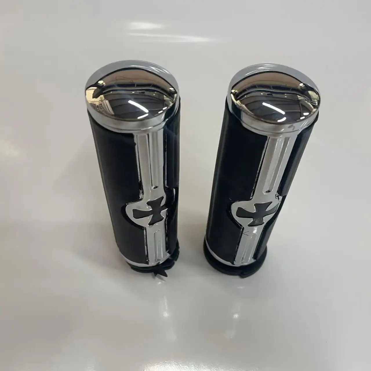 

For Harley Davidson 1996-Later VRSC XL XR Dyna Softail YAMAHA Kawasaki Classic Motorcycle Parts Skull 1" Mechanical Hand Grips