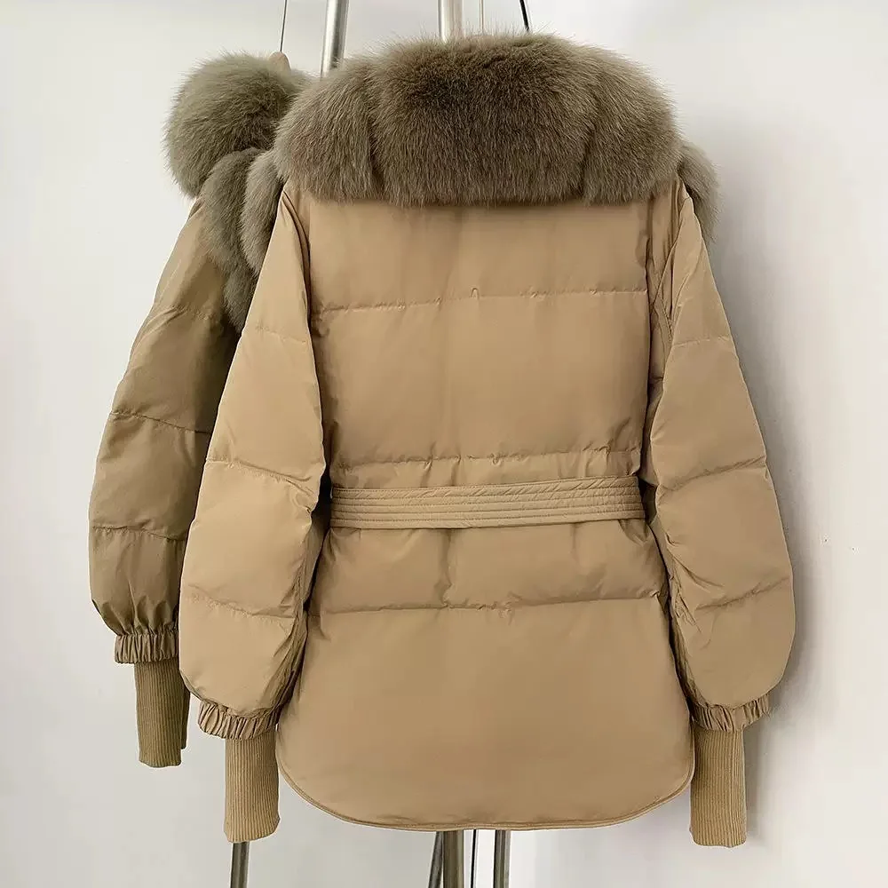 l ياقة من الفرو للنساء من Jaet ملابس خارجية راقية لشتاء 2025 #3