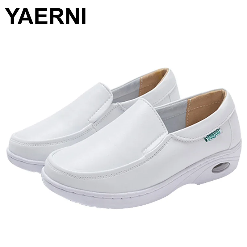 YAERNI Air Cushion White Nurse Shoes Winter Flats  Platform Sneakers Warm Moccasins with Fur Slip on Loafers Cotton Shoes