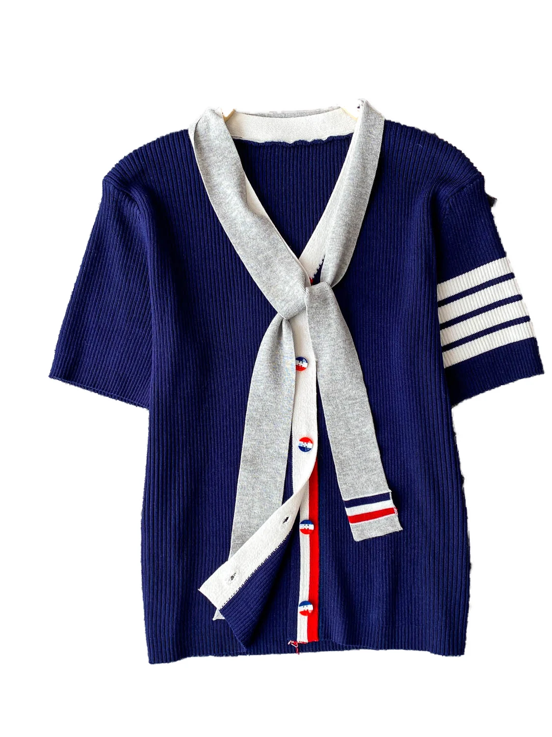 

Hong Kong Sle V-ne T-irt Knitted ort Sve Women's Summer Single Button Stripe Anti-aging Top Korean Loose Fit irt