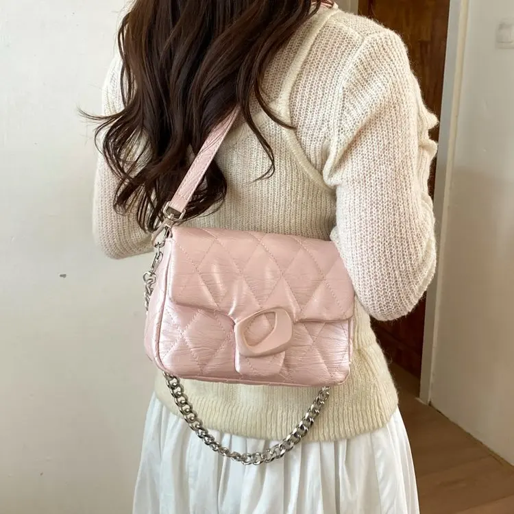 

Летняя модная женская сумка через плечо: легкая, роскошная, нишевый дизайн, универсальная, на плечо и через плечо