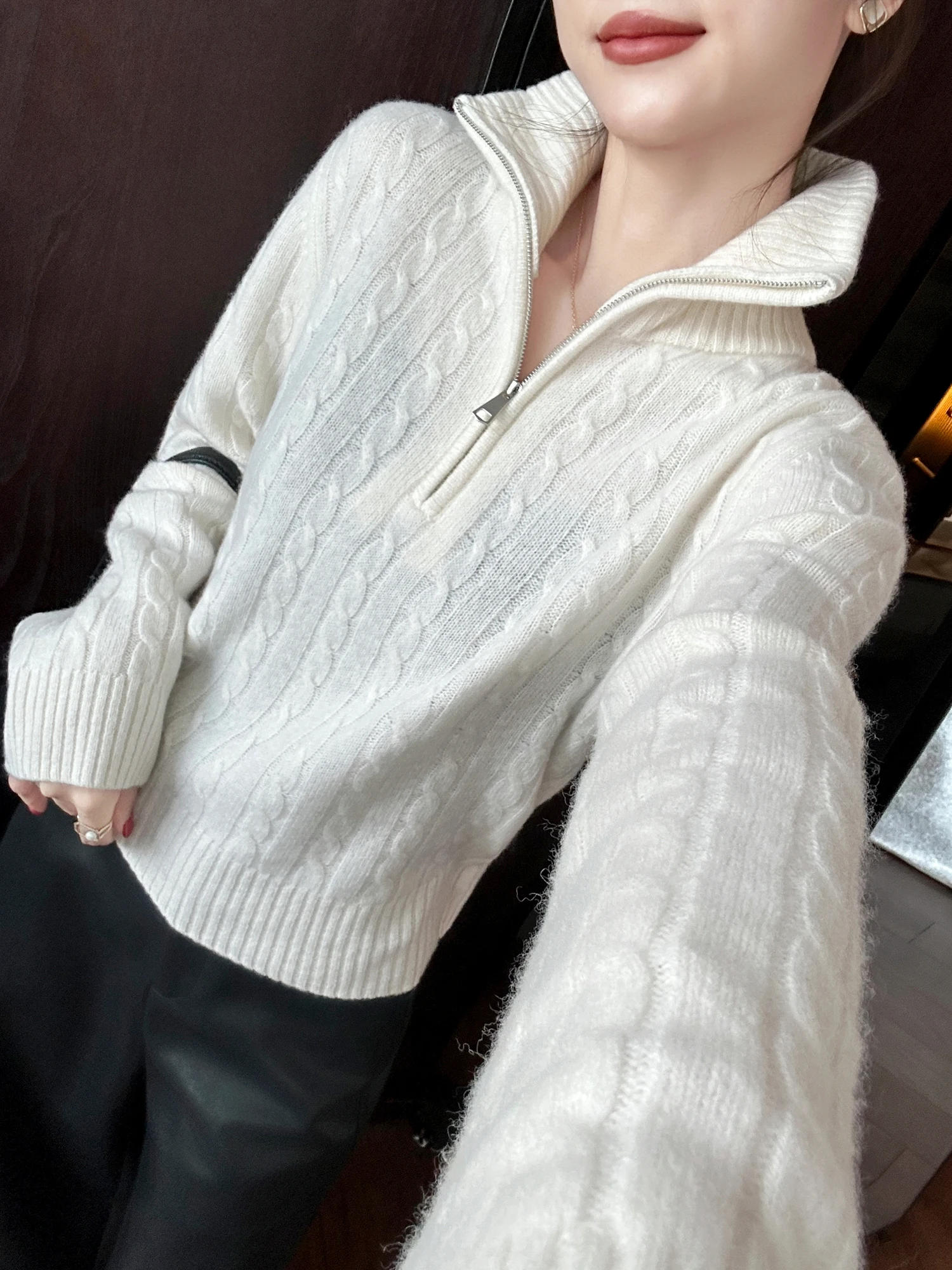 

Уютный вязаный свитер-пуловер из мягкой шерсти молочно-белого цвета для женщин, свободного кроя, на зиму