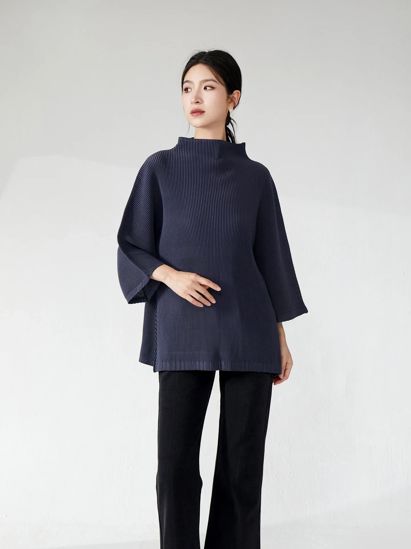 YUDX 三宅折り春夏新作レディースブラウス気質ルーズバージョンタイプ薄手ハーフハイネック7点袖Tシャツ